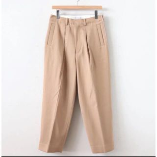 コモリ(COMOLI)のYOKE 1TUCK WIDE TROUSERS(スラックス)