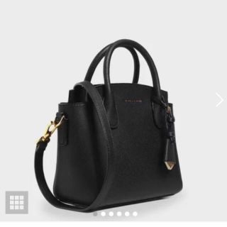 チャールズアンドキース(Charles and Keith)のCharles and keith ショルダーバッグ　黒(ショルダーバッグ)