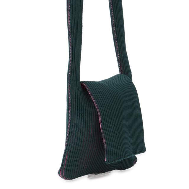 ISSEY MIYAKE(イッセイミヤケ)のLASTFRAME TWO TONE TINY BAG GREEN×PINK レディースのバッグ(ショルダーバッグ)の商品写真