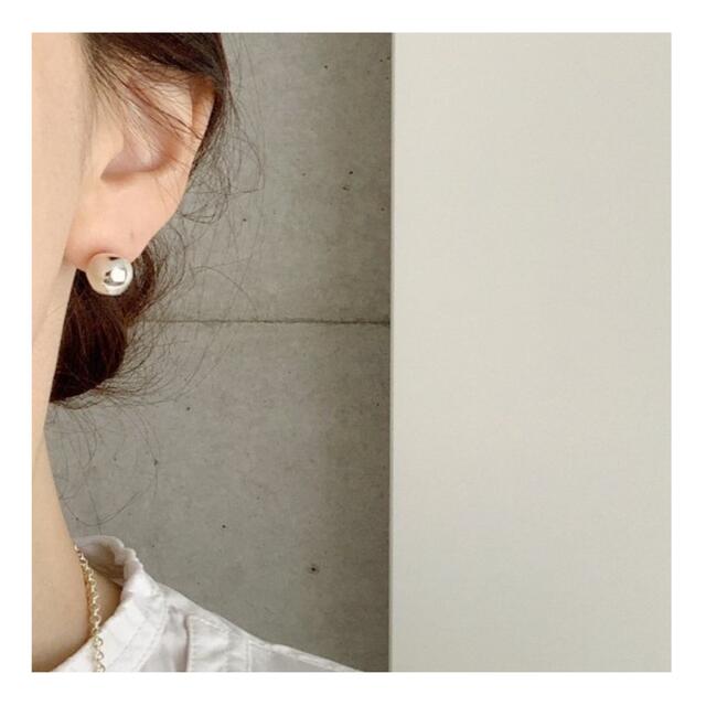 美品☆ chieko+ wonky ball earring☆チエコプラス レディースのアクセサリー(イヤリング)の商品写真