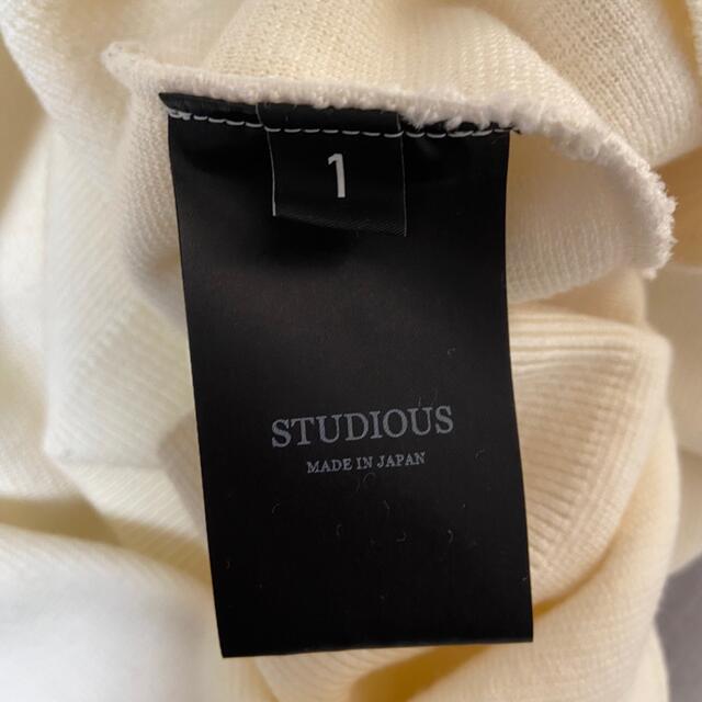 STUDIOUS(ステュディオス)のstudios タートルネック　ニット　白 メンズのトップス(ニット/セーター)の商品写真