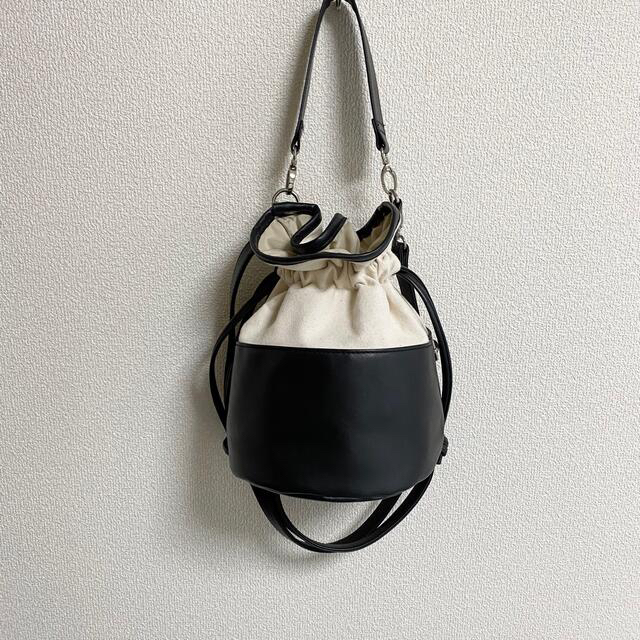 ZARA(ザラ)の【じゅん様専用】巾着バッグ バケツ型 バイカラーバッグ bi-color レディースのバッグ(ショルダーバッグ)の商品写真