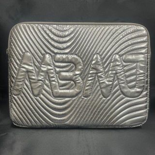 マークバイマークジェイコブス(MARC BY MARC JACOBS)の新品★MARC BY MARC JACOBSマークジェイコブスPCケースクラッチ(クラッチバッグ)