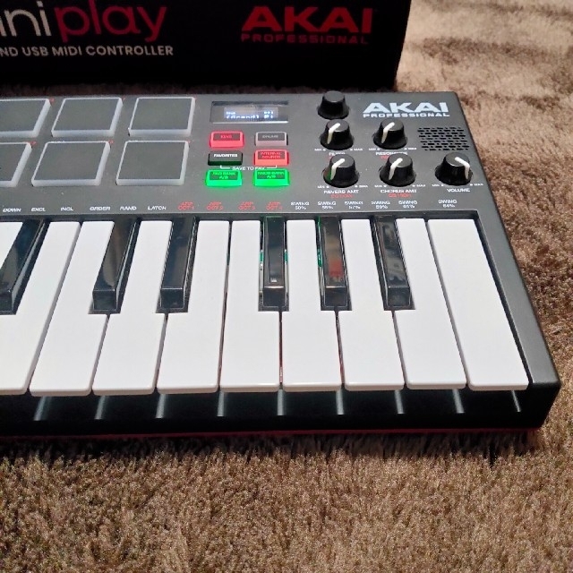 AKAI MPK mini play 2