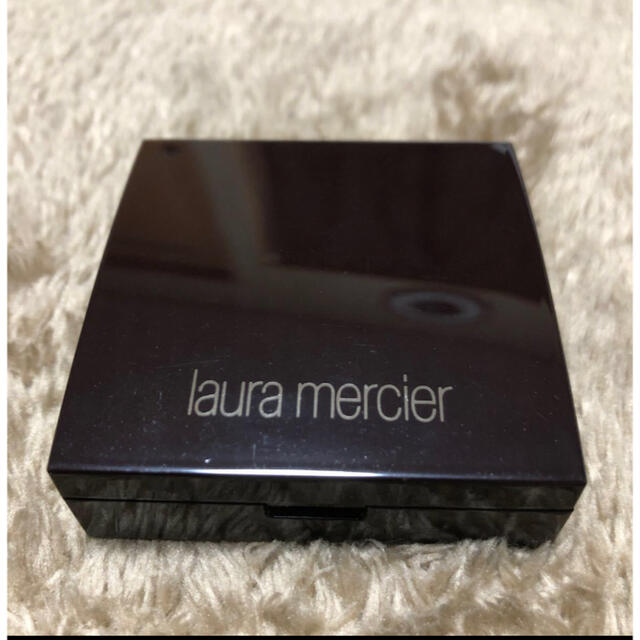 laura mercier(ローラメルシエ)のローラメルシエ　シークレットブラーリングパウダーフォーアンダーアイズ コスメ/美容のベースメイク/化粧品(その他)の商品写真