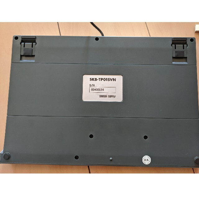 タッチパッド付キーボード　サンワサプライ　SKB-TP01SVN スマホ/家電/カメラのPC/タブレット(PC周辺機器)の商品写真