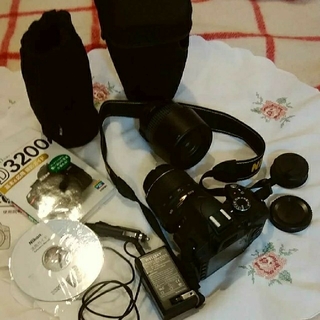 ニコン(Nikon)のNikon D 3200 カメラセッ／ガイド本／CD(デジタル一眼)