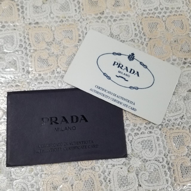 PRADA　ナイロショルダーンバック