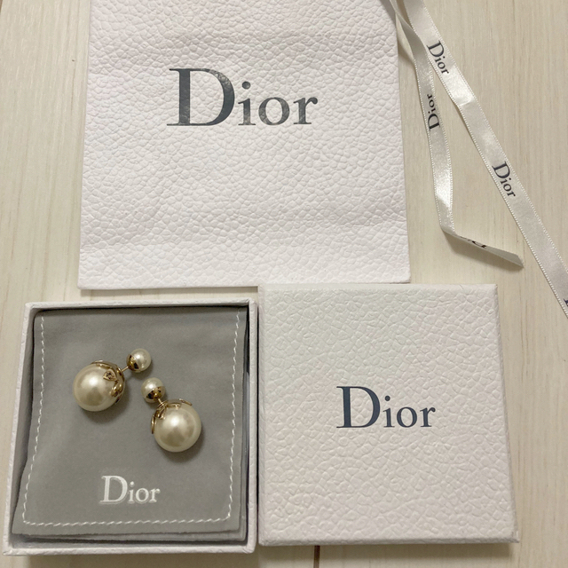 DIOR ディオール トライバル パール ピアス