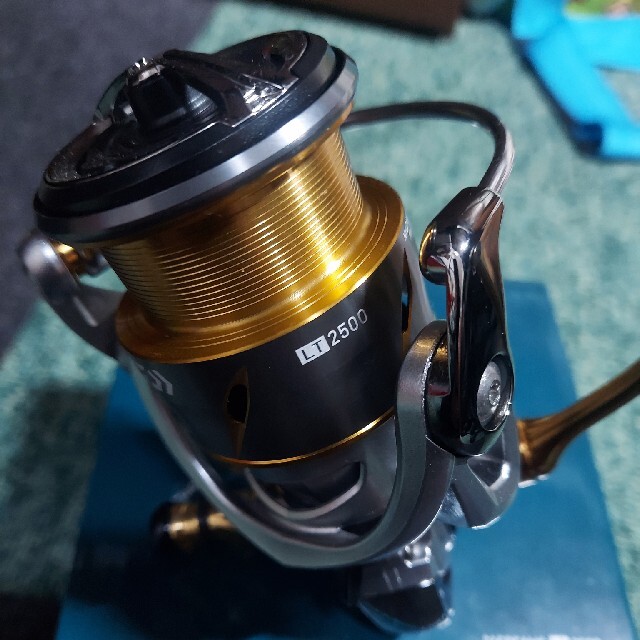 DAIWA(ダイワ)の21フリームス　LT2500 スポーツ/アウトドアのフィッシング(リール)の商品写真