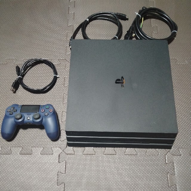 PS4Pro CUH-7000B 1TB 　 エンタメ/ホビーのゲームソフト/ゲーム機本体(家庭用ゲーム機本体)の商品写真