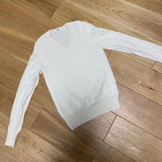 ユニクロ(UNIQLO)のユニクロカシミヤVネックニット(ニット/セーター)