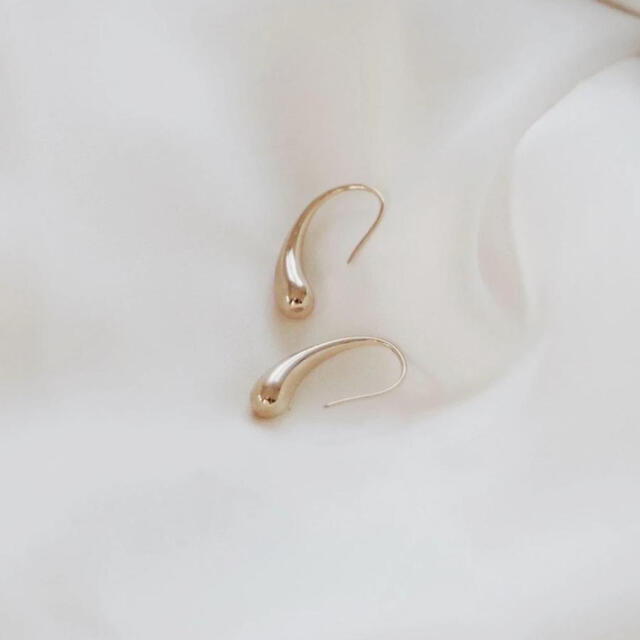 DEUXIEME CLASSE(ドゥーズィエムクラス)のteardrop pierce 18k coating Ⅱ レディースのアクセサリー(ピアス)の商品写真