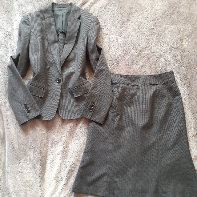 ONLY 黒×グレー千鳥格子柄　スカートスーツ　SM