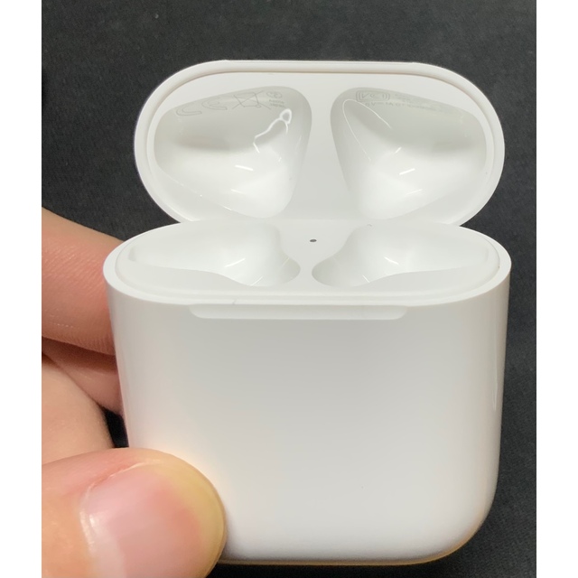 Apple(アップル)のAirPods 第2世代 A2031 スマホ/家電/カメラのオーディオ機器(ヘッドフォン/イヤフォン)の商品写真