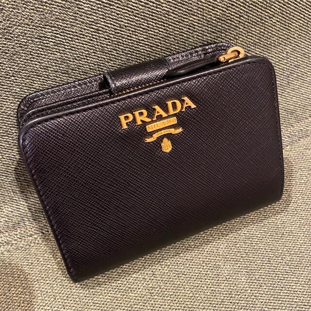 美品　プラダ　PRADA二つ折り財布