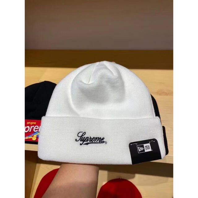 Supreme(シュプリーム)のSupreme Skittles New Era Beanie"white " メンズの帽子(ニット帽/ビーニー)の商品写真