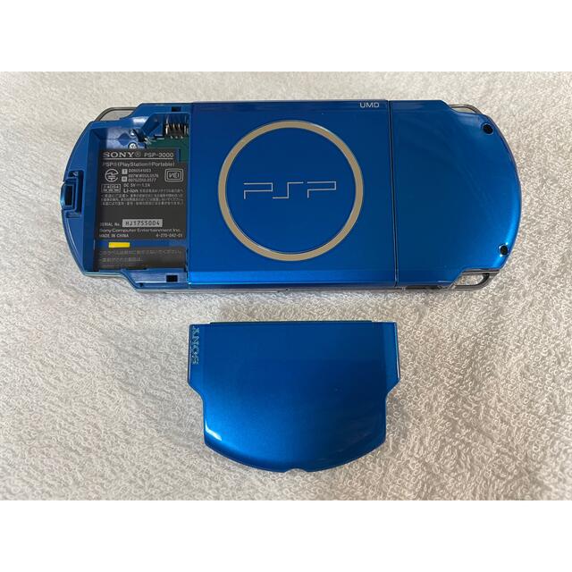 PlayStation Portable(プレイステーションポータブル)の美品　PSP-3000  バイブラントブルー エンタメ/ホビーのゲームソフト/ゲーム機本体(携帯用ゲーム機本体)の商品写真