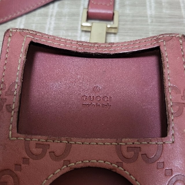 Gucci(グッチ)の【専用】GUCCI（グッチ）iPodケース スマホ/家電/カメラのスマホ/家電/カメラ その他(その他)の商品写真