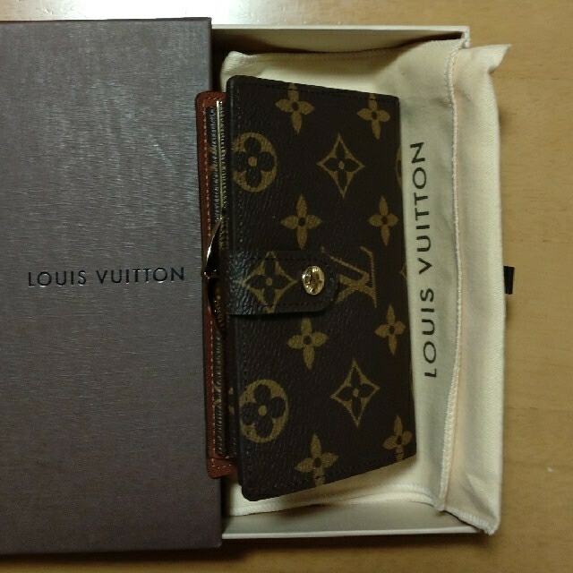 LOUIS VUITTON(ルイヴィトン)のちな様専用　ルイヴィトン　LOUISVUITTONポルトフォイユ ヴィエノワ財布 レディースのファッション小物(財布)の商品写真