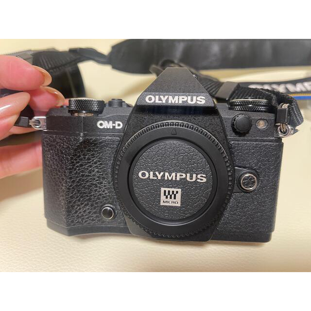 OLYMPUS(オリンパス)のOLYMPUS OM-D E-M5 mark2 レンズセット スマホ/家電/カメラのカメラ(ミラーレス一眼)の商品写真