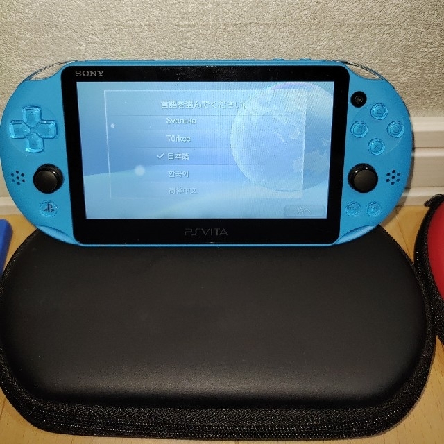 PlayStation Vita(プレイステーションヴィータ)のPlayStation Vita PCHｰ2000シリーズ WiFiモデル エンタメ/ホビーのゲームソフト/ゲーム機本体(携帯用ゲーム機本体)の商品写真