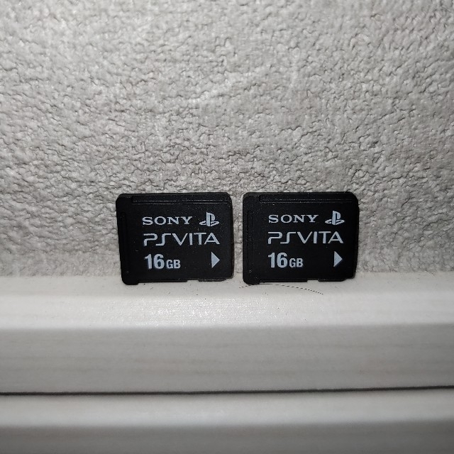 PlayStation Vita(プレイステーションヴィータ)のPlayStation Vita PCHｰ2000シリーズ WiFiモデル エンタメ/ホビーのゲームソフト/ゲーム機本体(携帯用ゲーム機本体)の商品写真