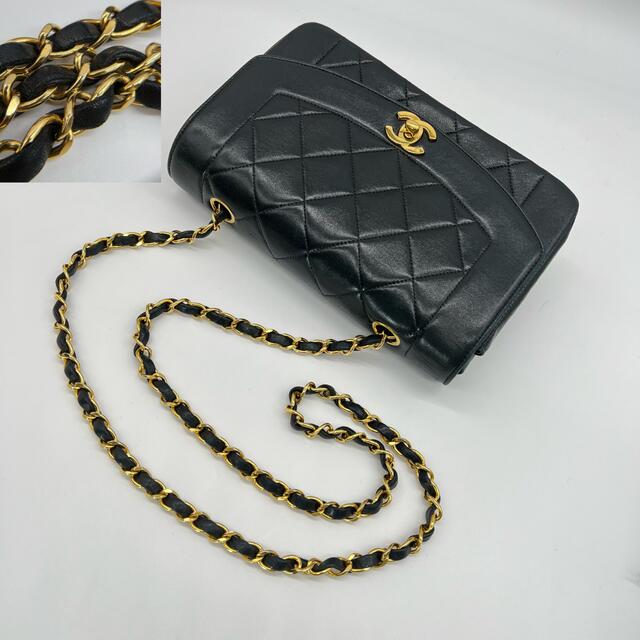 CHANEL(シャネル)の【ミニサイズ】 CHANEL ダイアナ　フラップ マトラッセ  ブラック レディースのバッグ(ショルダーバッグ)の商品写真