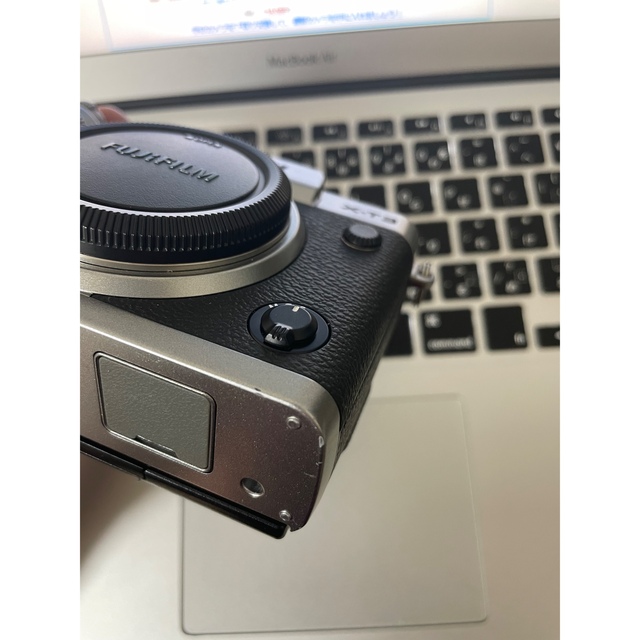富士フイルム(フジフイルム)のFUJIFILM　X-T3 ボディ スマホ/家電/カメラのカメラ(ミラーレス一眼)の商品写真