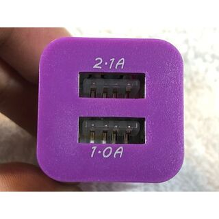 USB２ポート充電器（ムラサキ）(バッテリー/充電器)