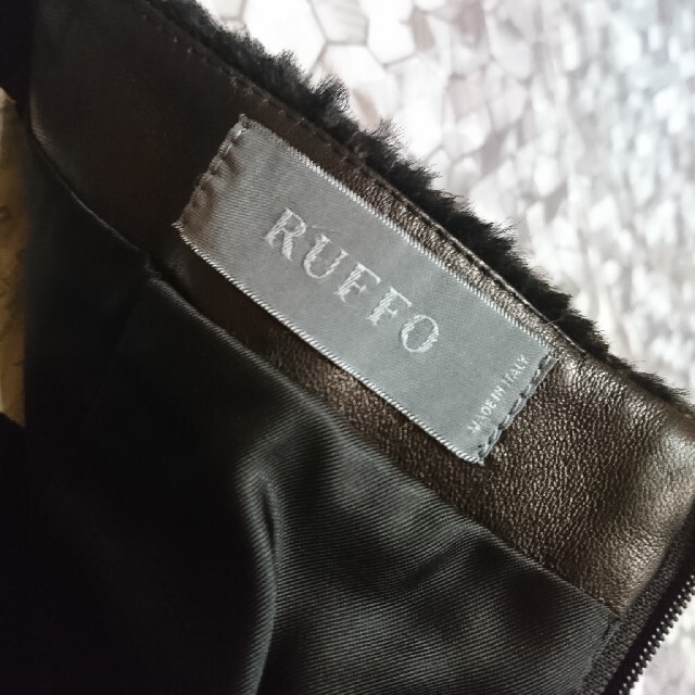 RUFFO(ルッフォ)のRYFFO　レザースカート レディースのスカート(ひざ丈スカート)の商品写真