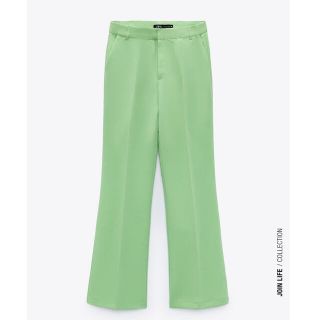 ザラ(ZARA)の新品タグ付き　グリーン　パンツ(カジュアルパンツ)