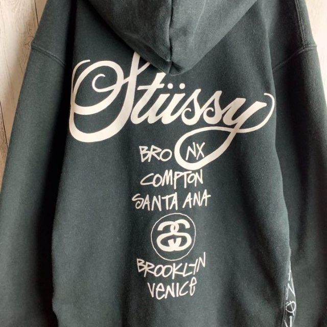 STUSSY - 【即完売デザイン】ステューシー☆バックプリント パーカー