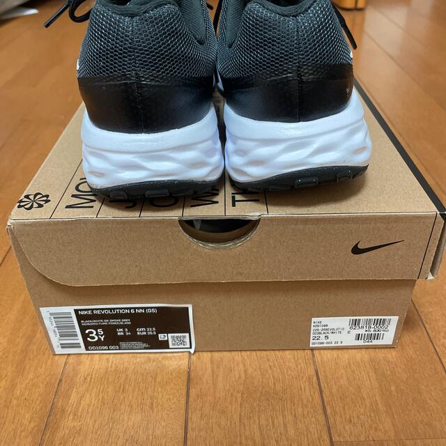 NIKE(ナイキ)のナイキ　シューズ　22.5 キッズ/ベビー/マタニティのキッズ靴/シューズ(15cm~)(スニーカー)の商品写真