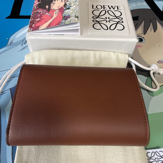 ロエベ 千と千尋の神隠し ススワタリ バーティカルウォレット スモール