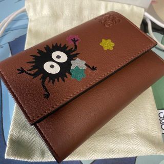 メール便対応! LOEWE ロエベ 千と千尋の神隠し スモール バーティカル
