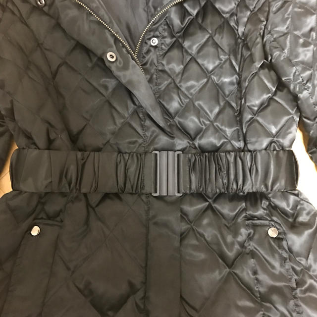 高島屋 キルティングダウンジャケット 黒 フード付きダウン レディースのジャケット/アウター(ダウンジャケット)の商品写真