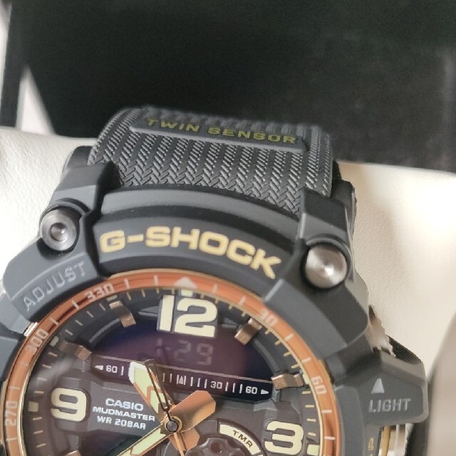 G-SHOCK(ジーショック)のCASIO G-SHOCK マスターオブG ツインセンサー　ヴィンテージブラック メンズの時計(腕時計(アナログ))の商品写真
