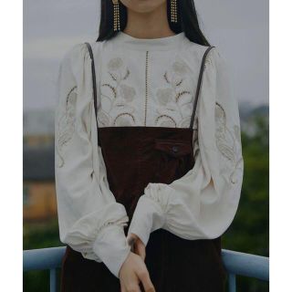 アメリヴィンテージ(Ameri VINTAGE)のAmeri LADY EMBROIDERY PUFF BLOUSE(シャツ/ブラウス(長袖/七分))