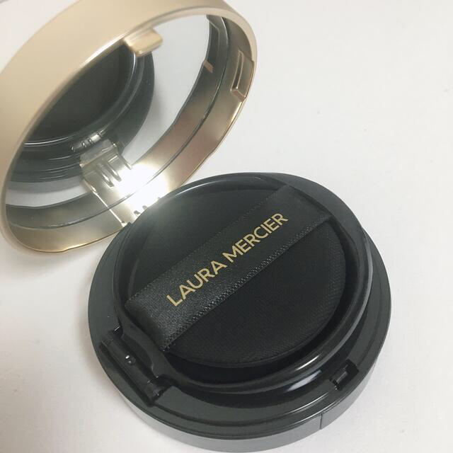 laura mercier(ローラメルシエ)のローラメルシエ　フローレスルミエールクッション1W1 コスメ/美容のベースメイク/化粧品(ファンデーション)の商品写真