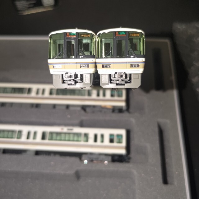 KATO 221系 基本+増結 8両セット エンタメ/ホビーのおもちゃ/ぬいぐるみ(鉄道模型)の商品写真