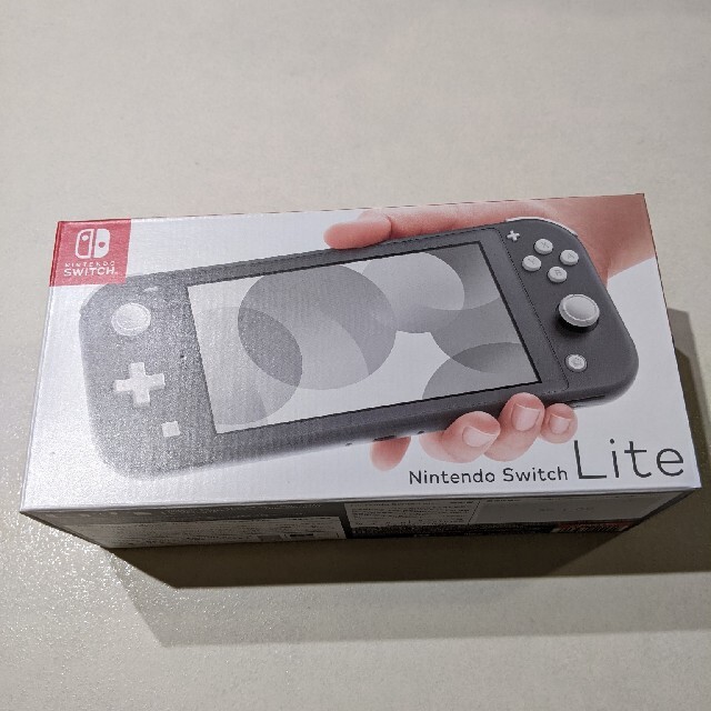 任天堂(ニンテンドウ)のNintendo　Switchlite　本体　新品未開封 エンタメ/ホビーのゲームソフト/ゲーム機本体(家庭用ゲーム機本体)の商品写真