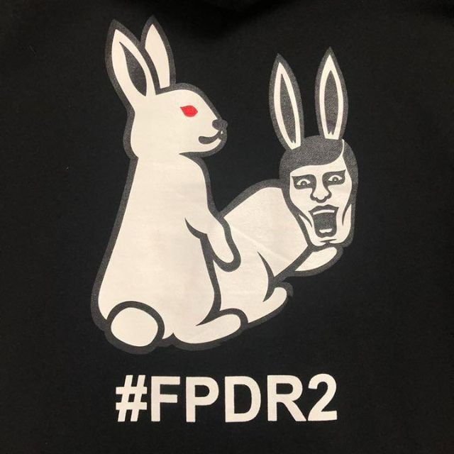 超激得国産 【限定コラボ】FR2 バックプリント 奇抜 パーカー PUNK