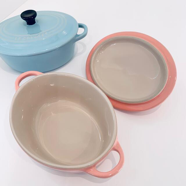 LE CREUSET(ルクルーゼ)のル・クルーゼ　ミニオーバルココット　ブルー　ピンク　オーバル　ココット インテリア/住まい/日用品のキッチン/食器(食器)の商品写真