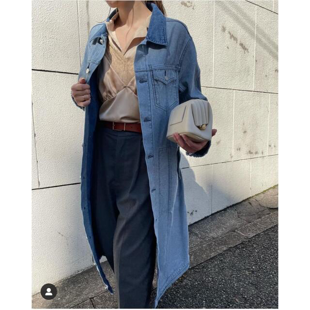 Ameri VINTAGE(アメリヴィンテージ)のAmeri VINTAGE 2WAY REVERSIBLE DENIM COAT レディースのジャケット/アウター(ロングコート)の商品写真