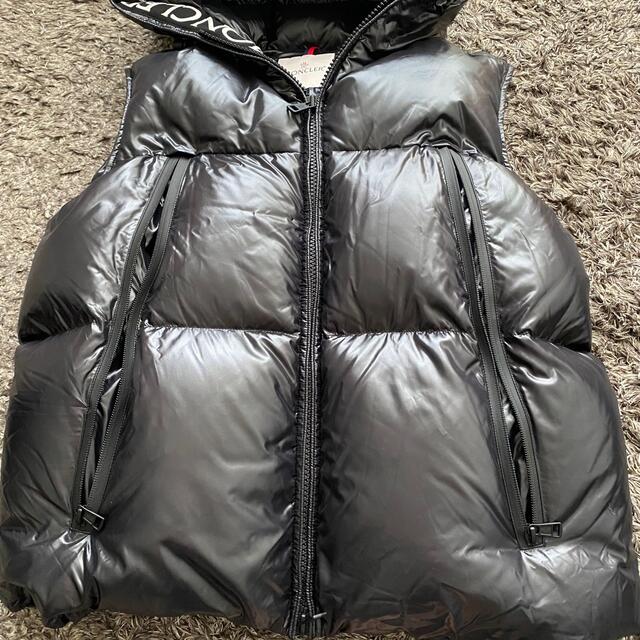 MONCLER(モンクレール)の【美品】MONCLER モンクレール ダウンベストAGNEAUX GILET メンズのジャケット/アウター(ダウンベスト)の商品写真