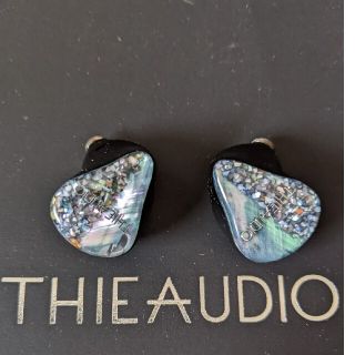 クーポン期間値下げ！高音質IEM thieaudio monarch 美品！(ヘッドフォン/イヤフォン)