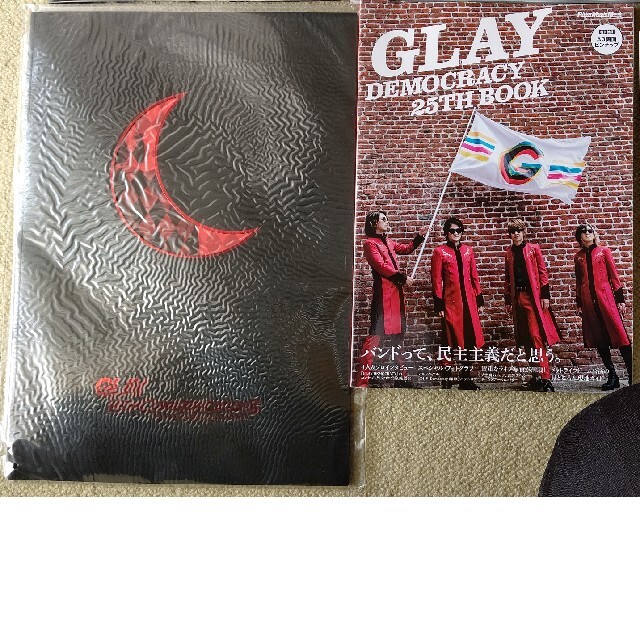 【2024年値下げ】GLAY 関連本 エンタメ/ホビーのタレントグッズ(ミュージシャン)の商品写真