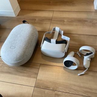 Oculus Quest 2 と純正携帯ケース(その他)