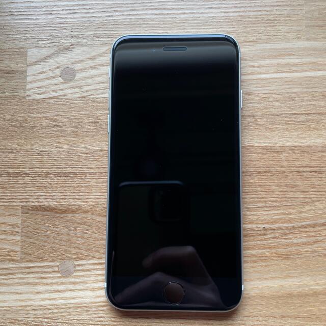 Apple(アップル)のiPhone SE 第2世代 64GB ホワイト スマホ/家電/カメラのスマートフォン/携帯電話(スマートフォン本体)の商品写真